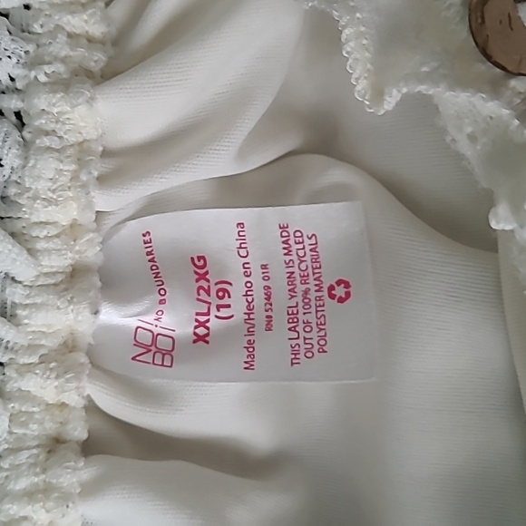 No Boundaries white brown button  off the Shoulder top. Size XXL/2XG - Picture 3 of 4